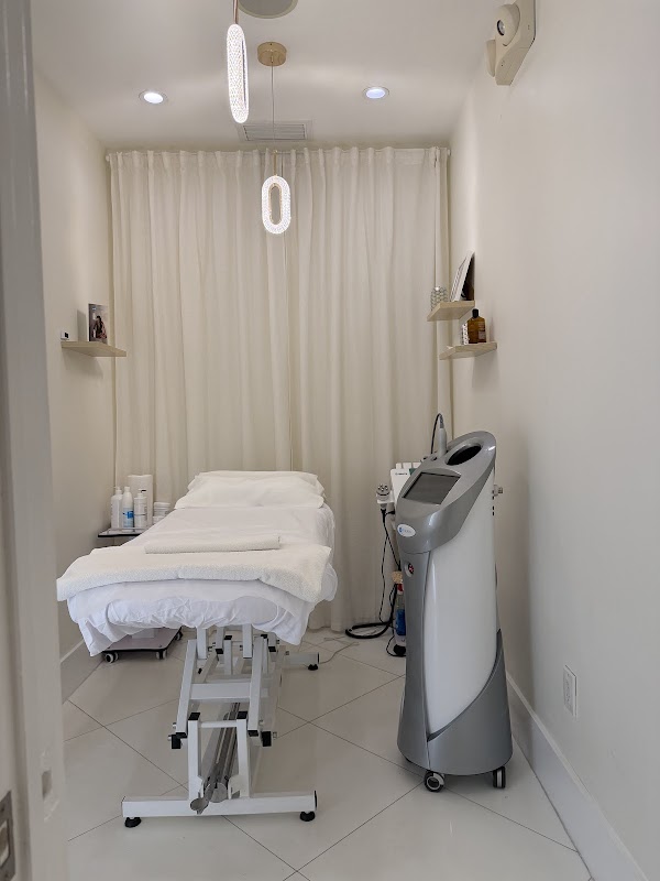 Skin Club Miami•Facials Endospheres RF Microneedling Permanent make up Hydrafacial Tattoo Removal
