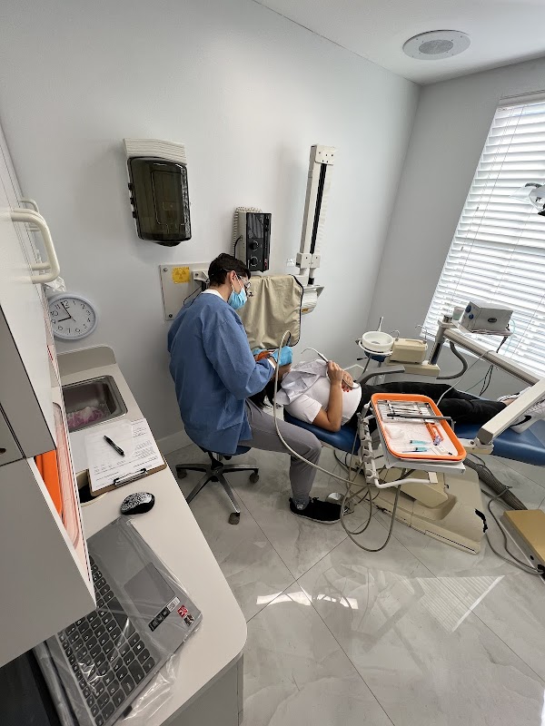 Gio Aldama Family & Cosmetic Dentistry