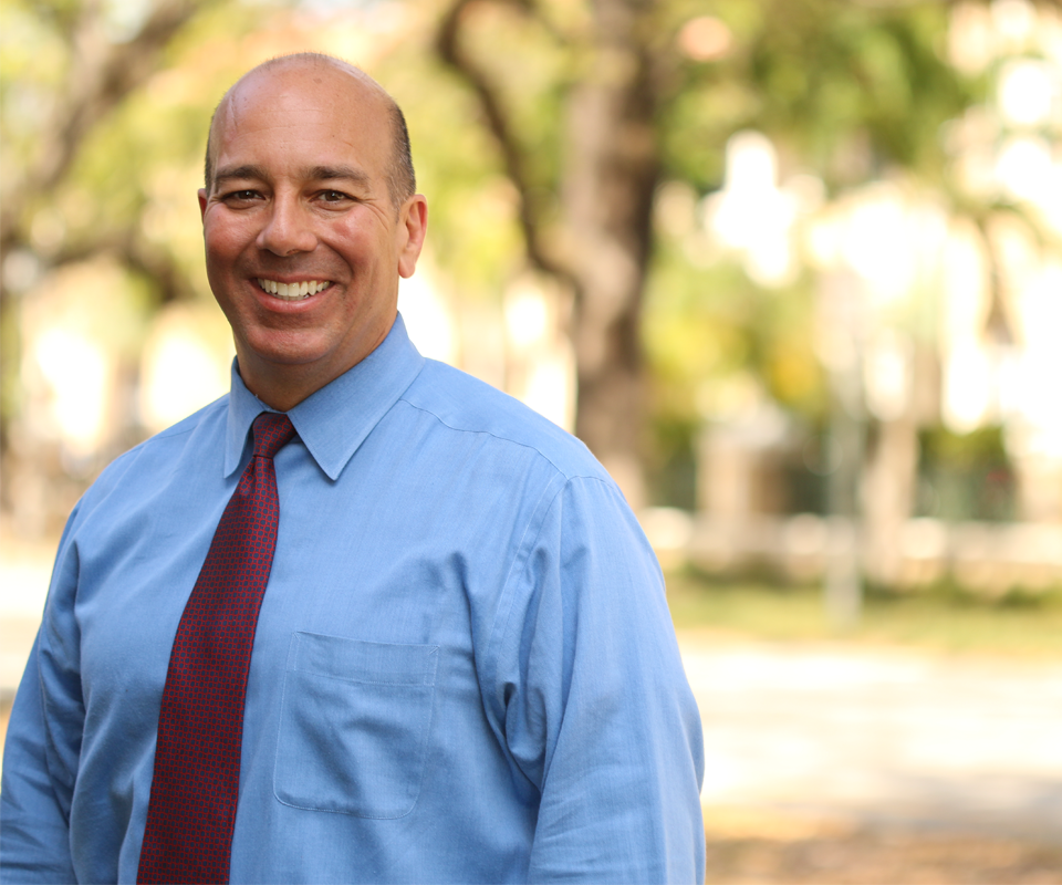 Dr. Alvaro Fernandez Carol, DDS