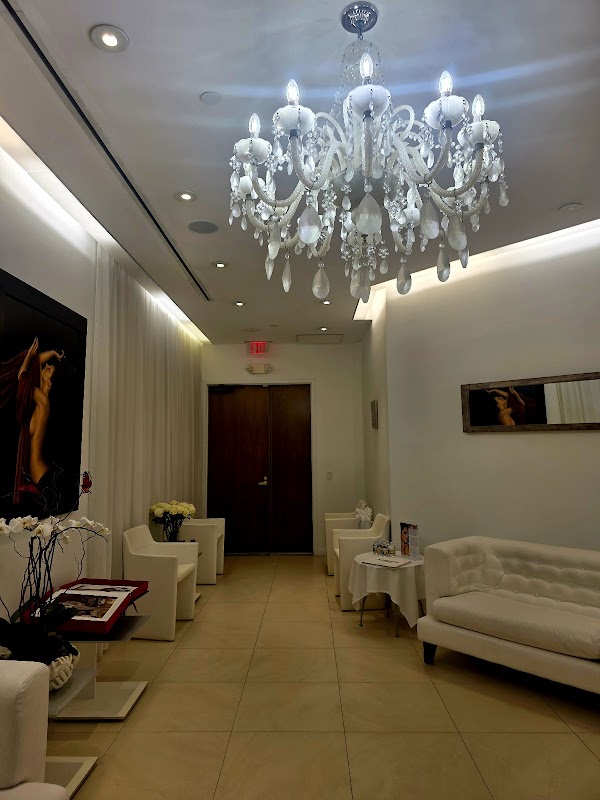 Dr. Jhonny A Salomon Plastic Surgery & Med Spa