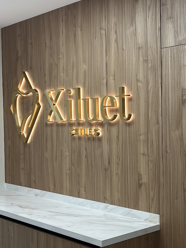 Xiluet Smiles