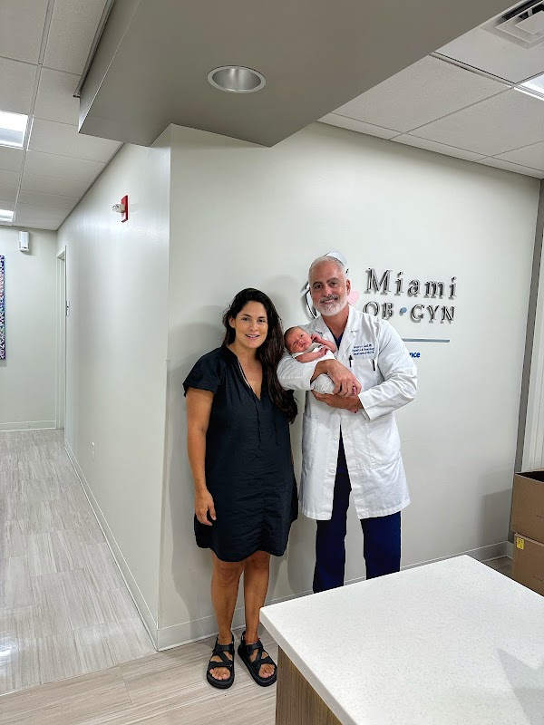 Dr. Gregory Adam Güell, MD